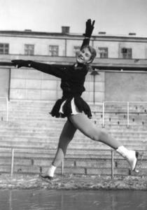 830336,458059,highRes,maxh,480,maxw,480,Ihr+L%25C3%25A4cheln+verbarg+ihr+Leid+K%25C3%25B6lns+Eisprinzessin+Gundi+Busch_+%252864555494%2529