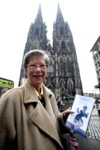 830338,458203,highRes,maxh,480,maxw,480,Zur+Pr%25C3%25A4sen+tation+ihrer+Biografie+besuchte+Gundi+Busch+K%25C3%25B6ln+noch+ein+%252864555495%2529