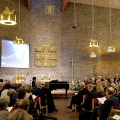 Hitrest från Paris inleder konsertpianisten Daniel Propper sitt program med att spela Edvard Grieg: Ur lyriska stycken Elegi op. 47 nr. 7 och Notturno op. 54 nr.4.